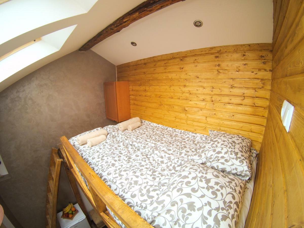 Vitosha Blvd - Attic Studio Sofya Dış mekan fotoğraf